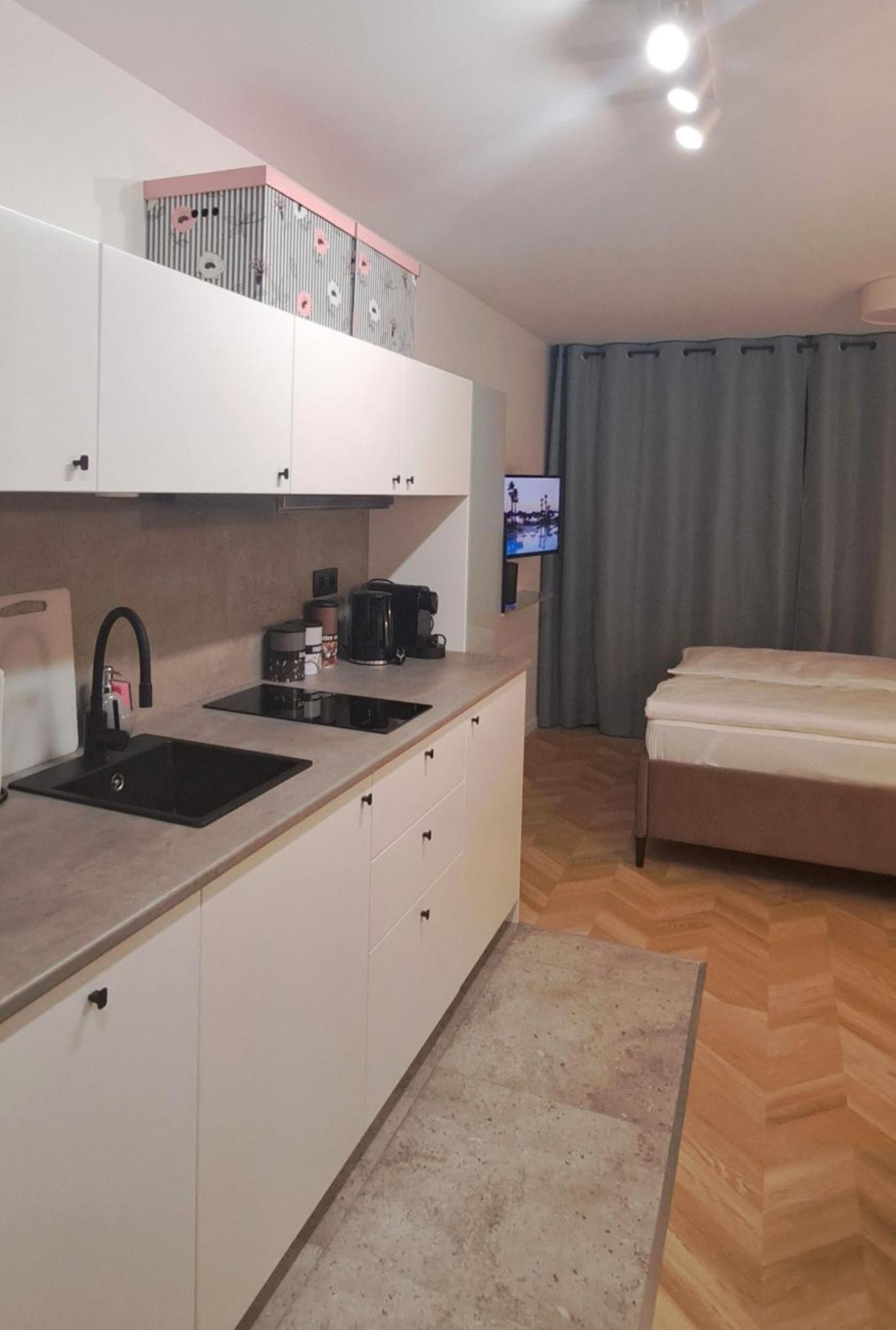 Falcon Apartment Center 4 Metro Swietokrzyska وارسو المظهر الخارجي الصورة