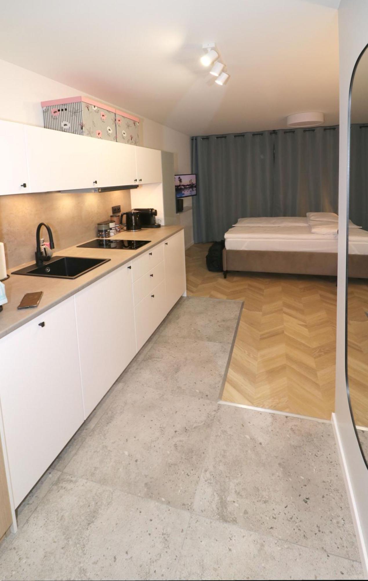 Falcon Apartment Center 4 Metro Swietokrzyska وارسو المظهر الخارجي الصورة
